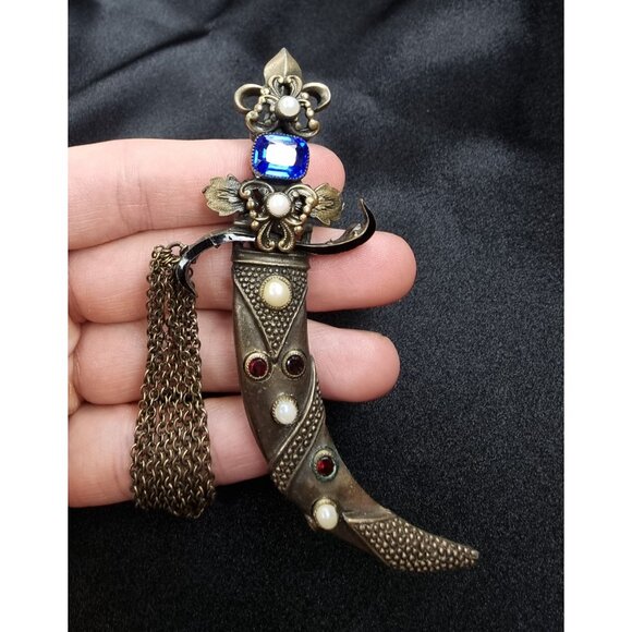 Rare Find Vintage 1940s-1950s HOBE Signed Jeweled Sword Brooch With Chains - Picture 3 of 6